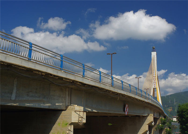 榆林304不锈钢桥梁护栏：安全、耐用与美观的完美结合