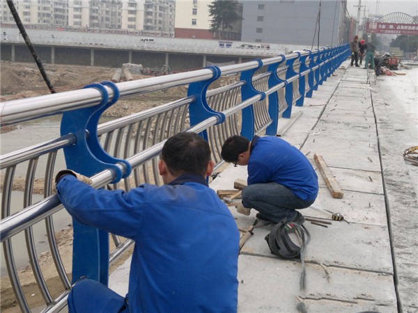 榆林不锈钢桥梁护栏除锈维护的重要性及其方法